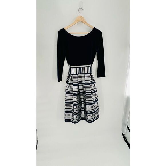 Jessica Howard  3/4 sleeve dress , low v- beck in back - Picture 5 of 11